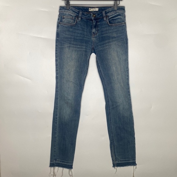 Free People Women's Denim Skinny Jeans Frayed Hem Faded Stretch size 27 - Picture 2 of 8